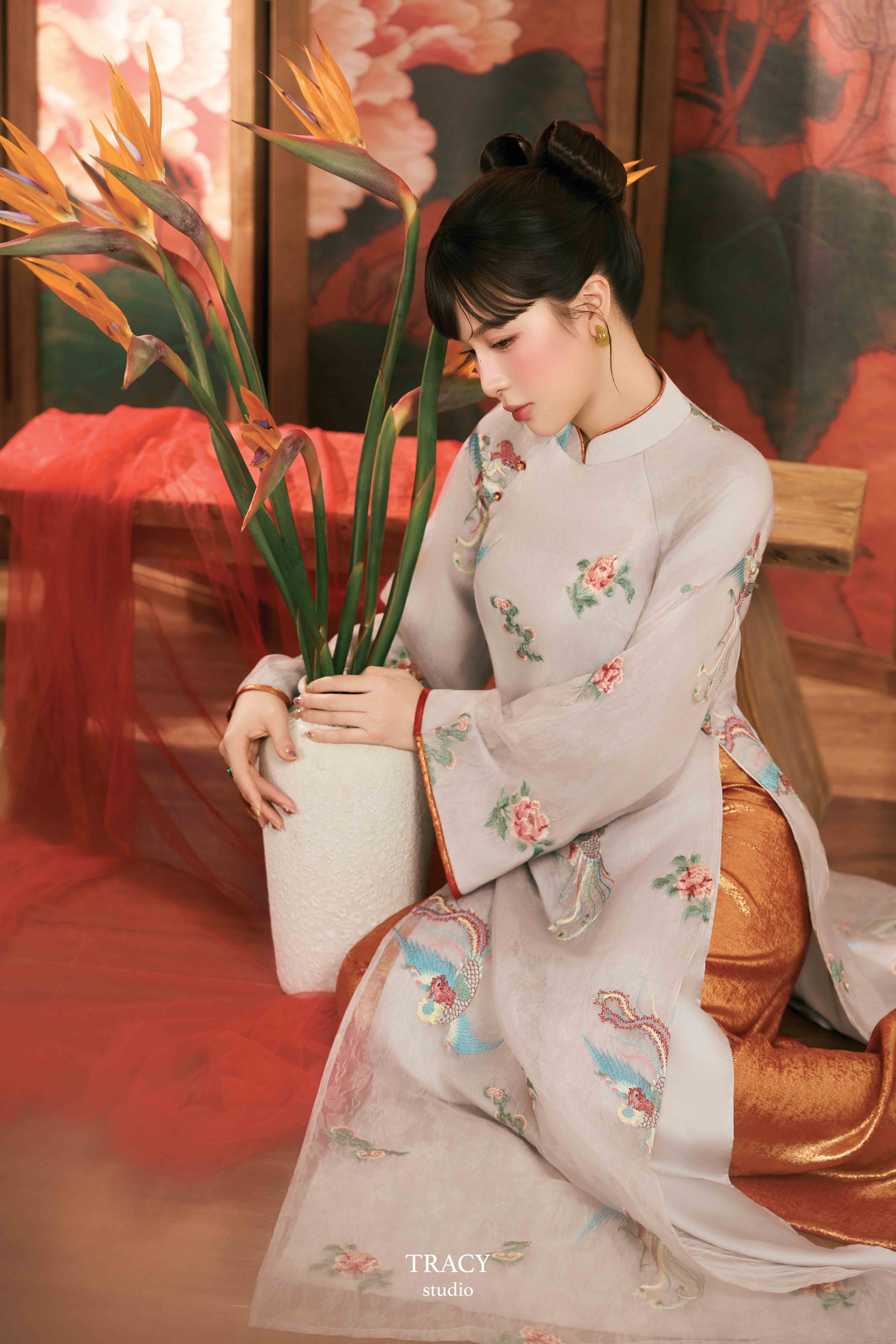 tracy studio chụp concept áo dài trinh phạm